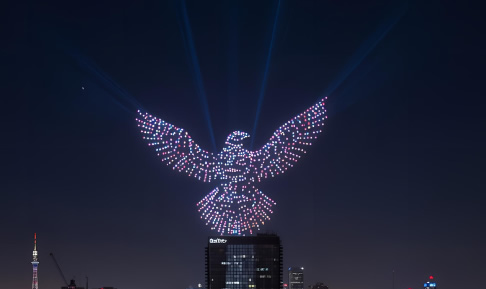 Nahrad� drony klasick� oh�ostroje? Co byste m�li v�d�t o budoucnosti sv�teln�ch show